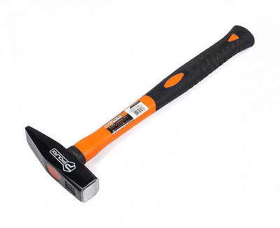 Молотки, цвяхи, зубило тощо.