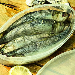 Дунайський оселедець малосольний (лодочка), дунайка з Вилкове, ціла 5-6 шт на +-1кг (патраний)