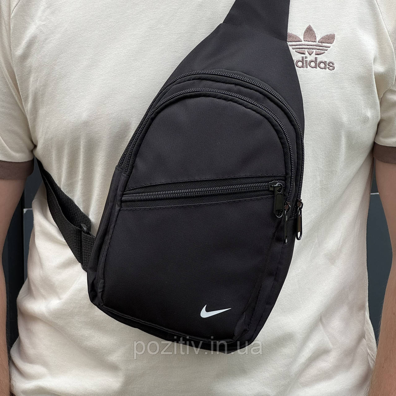 Чоловіча сумка через плече чорна — компактна слінг-сумка на одне плече, фото 1