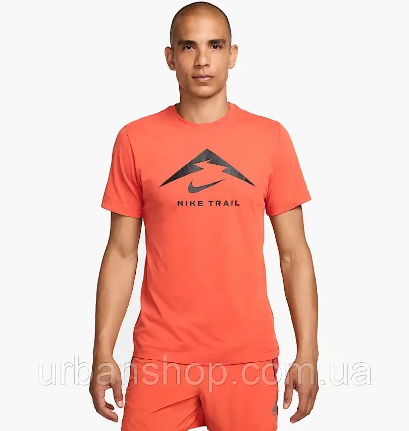 Urbanshop com ua Футболка чоловіча Nike Dri-Fit Tee Trail Logo Orange FQ3914-846 РОЗМІРИ ЗАПИТУЙТЕ