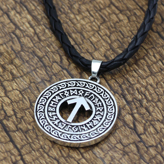 Кулон Тейваз із рунами білий метал