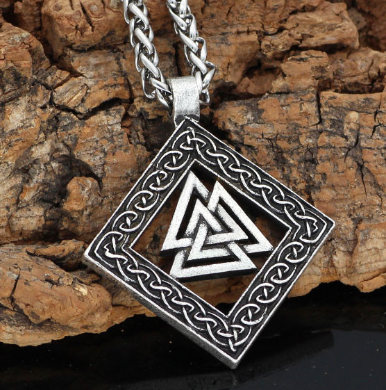 Кулон Триксель у рамці білий метал