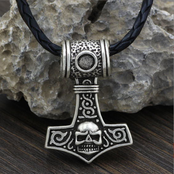 Кулон Мелот Тора з черепом