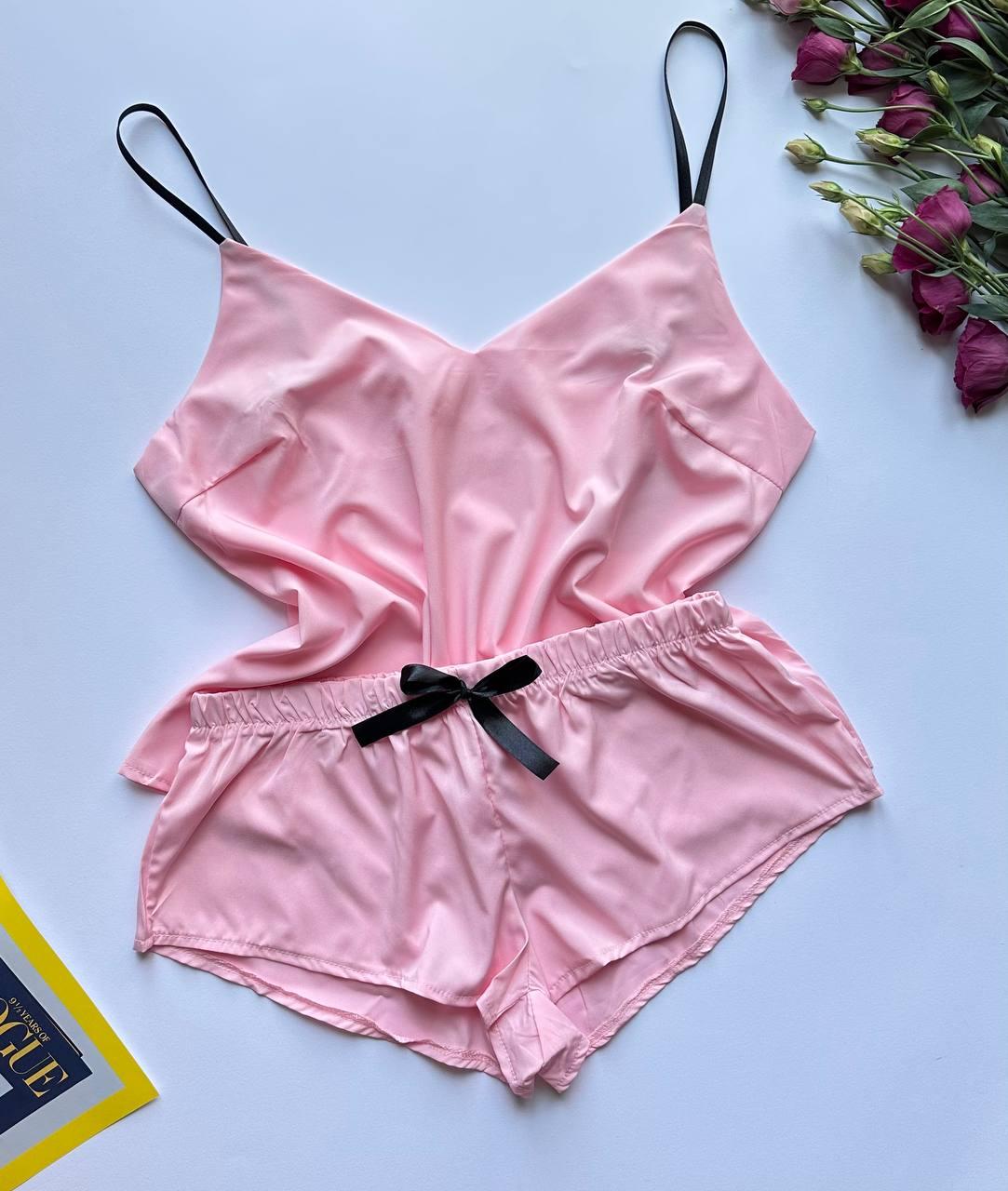 Персиковий комплект майка та шорти.