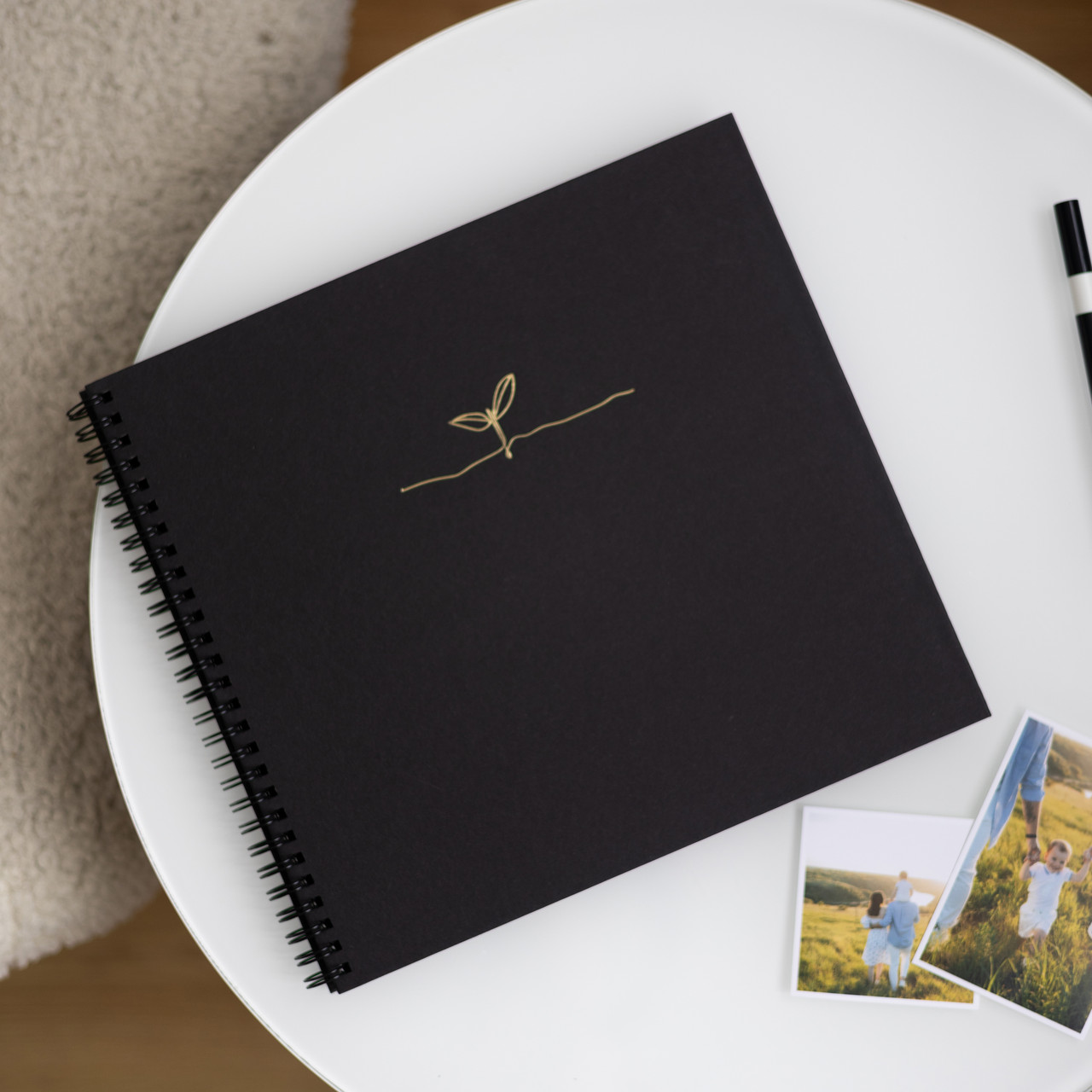 Альбом для фото Паросток із чорними сторінками | Фотоальбом чорний для вклеювання фото 24x25 | Альбом DIY з твердою обкладинкою, фото 1