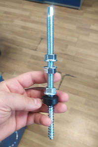 Гвинт - шуруп М10/200 ZN шпилька комплект