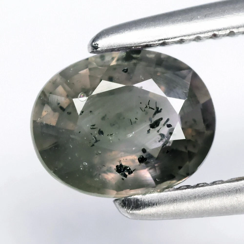 0.54 кт Природний зелений сапфір без оброблення