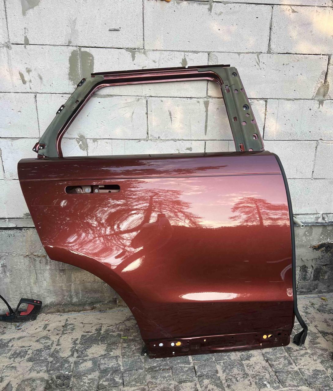 Двері задня права Range Rover Sport Ренж Ровер l461 lr168783 оригінал бу від2022-нч незначна притертість по нижньому молдінгу ( на, фото 1