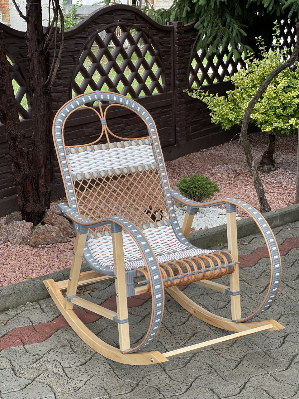 Крісло качалка з ротангу