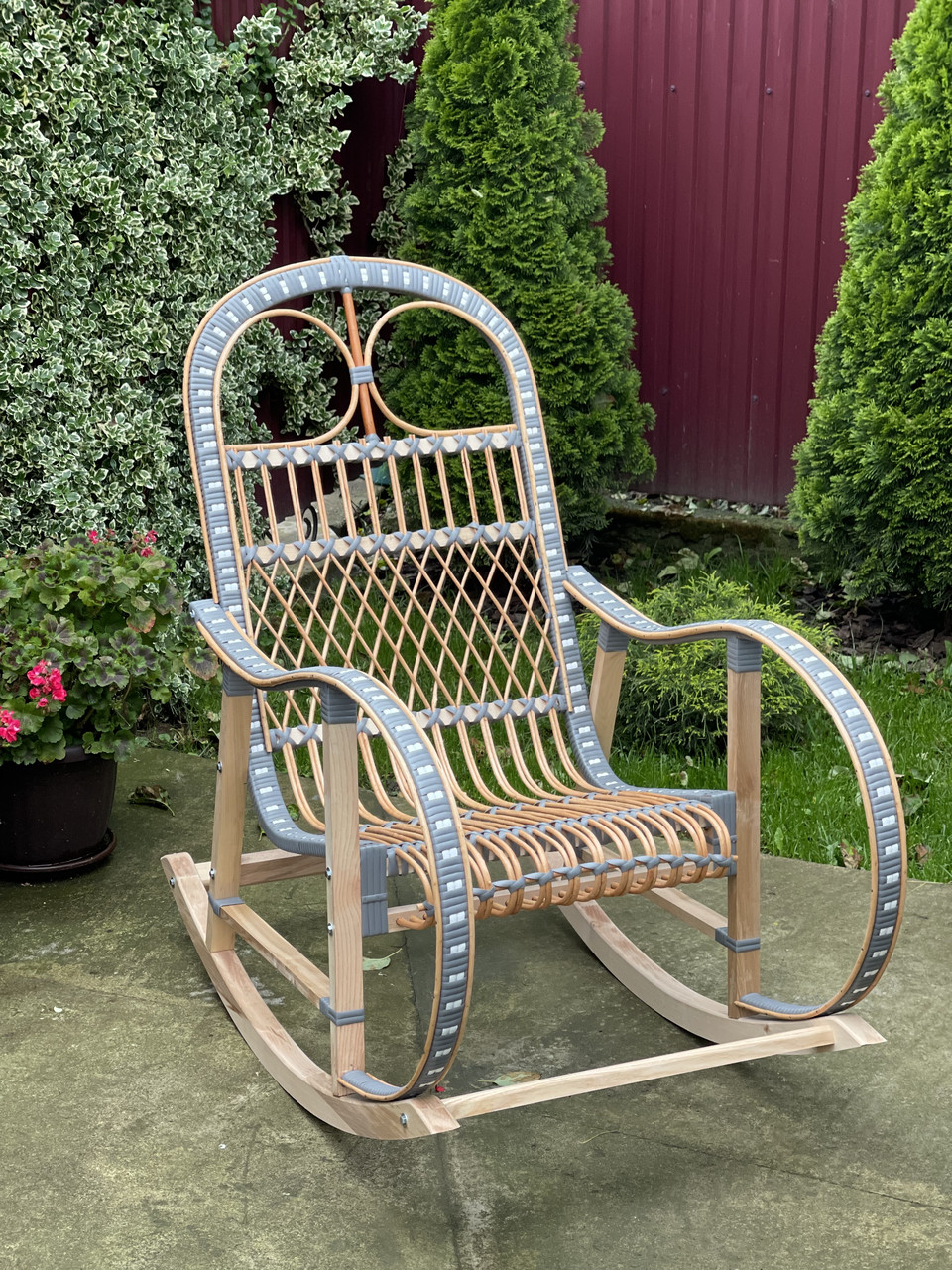 Крісло качалка для відпочинку