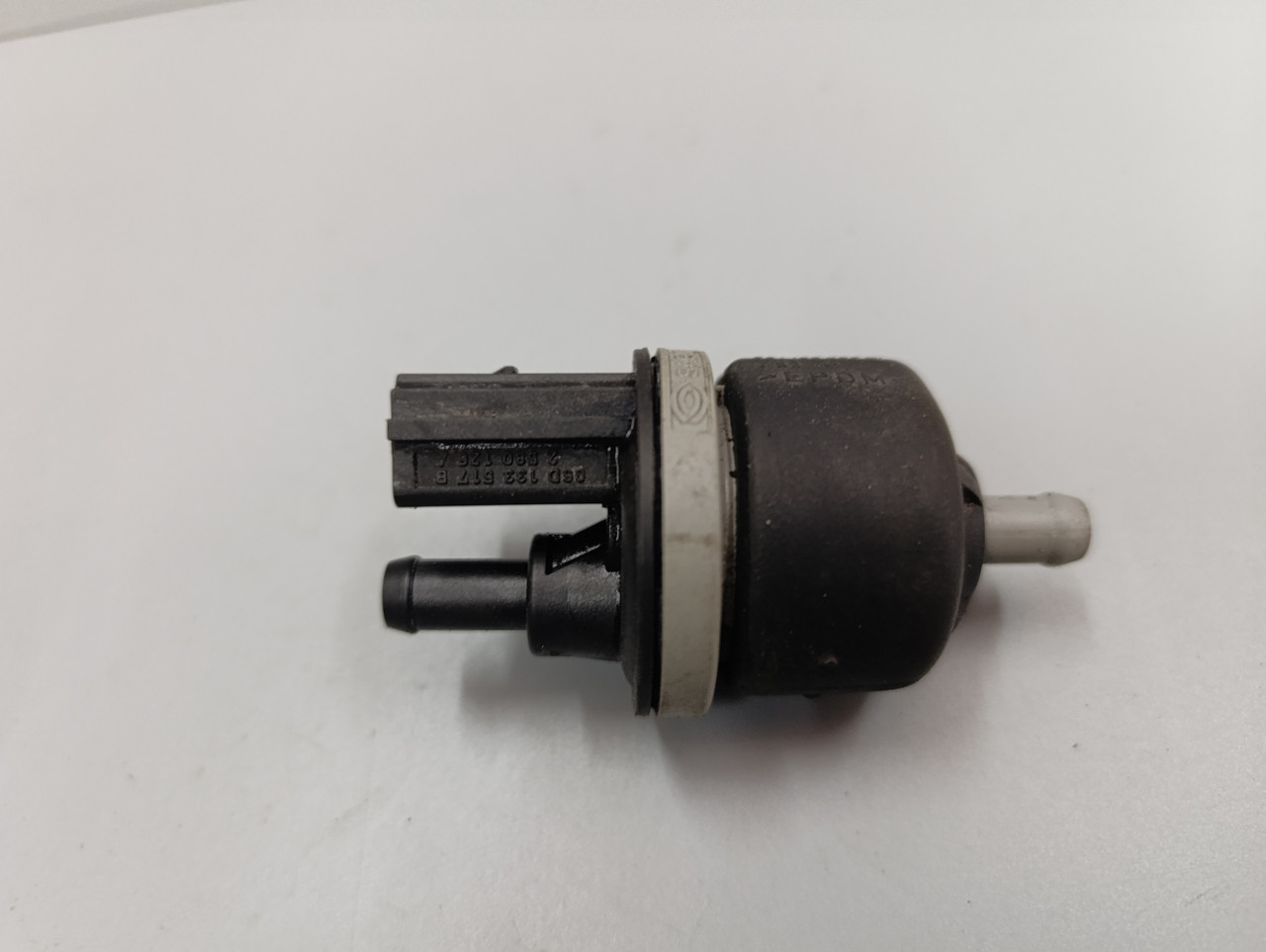 Skoda VW Seat Клапан вентиляції паливного бака 051133459A