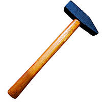 Молоток слюсарний 500 г (сталь 65Г), лак. ручка // Україна (63-085-3)
