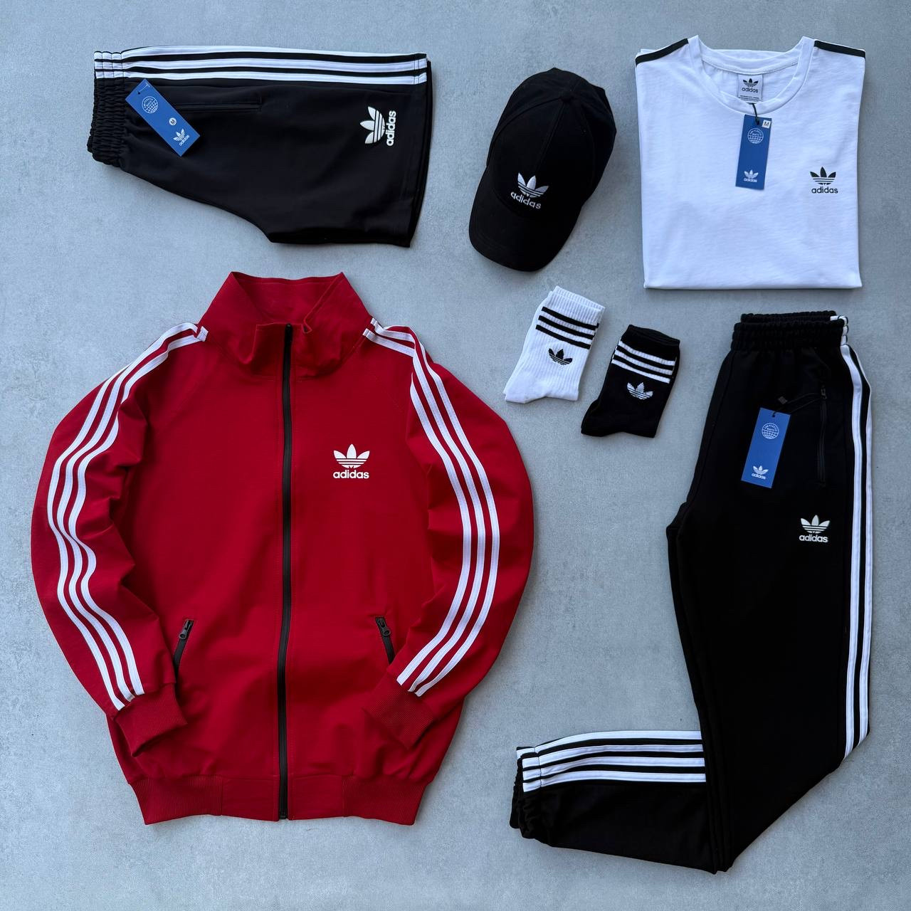 Чоловічий спортивний костюм комплектом футболки+шорти та шкарпетки весна-літо 6в1 Туреччина червоний. Живе фото, фото 1