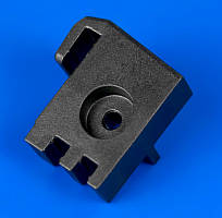 Праве нижнє кріплення скла дверцят духовки Whirlpool 481010593001