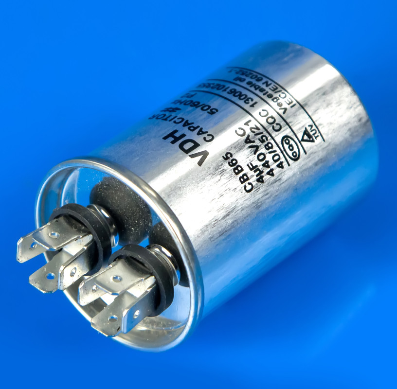 Конденсатор для кондиціонера CBB65 4 МкФ 440V у металевому корпусі