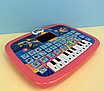 Інтерактивний планшет розвивальна дитяча іграшка абетка піаніно пісні мелодії українське озвучення 2 кольори, фото 5