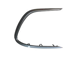 Молдинг накладка переднього бампера права Toyota Camry v70 2021-2024 LE/XLE 5271206120 срібло