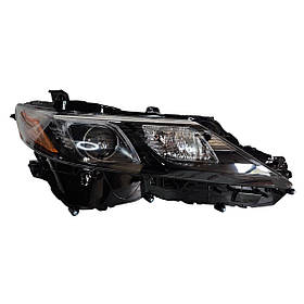 Фара права Toyota Camry SE 2021 — 8111006F60