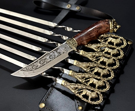 Набір шампурів подарунковий "Лев" з мисливським ножем у сагайдаку з щільної натуральної шкіри