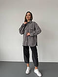 Сіра утеплена жіноча куртка-сорочка з букле на кнопках, фото 2