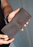 Маленький гаманець чоловічий шкіряний темно-коричневий тиснення Тризуб, біфолд без застібки, гаманець мінімалізм, фото 5