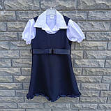 Чорний шкільний сарафан для дівчинки з рюшками внизу та завищеним поясом, фото 2