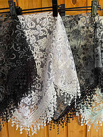 Жіноча хустка в церкву на голову гарна мереживна з бахромою Квіточка