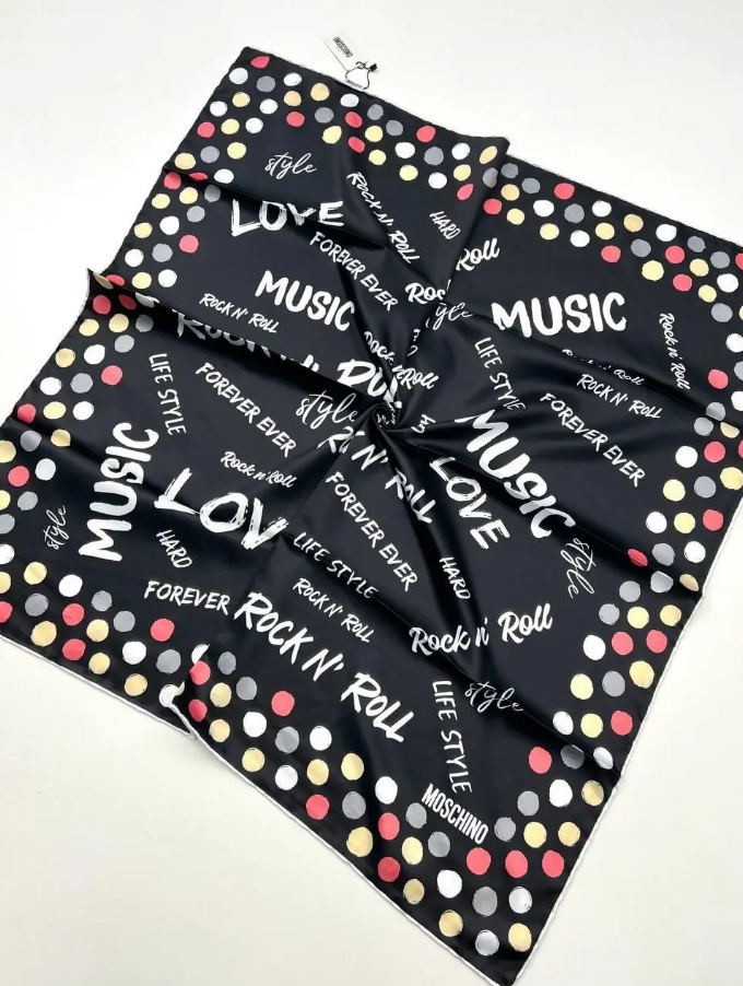 Шовкова брендова хустка Moschino Rock n` Roll 90*90 см чорна ручна обробка краю