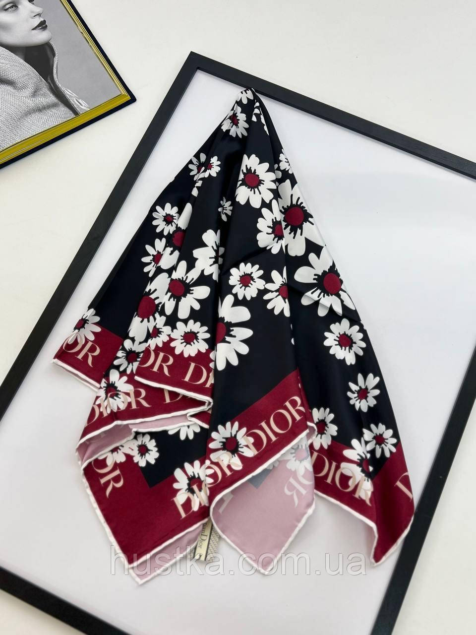 Шовкова брендова хустка Dior Ромашки 90*90 см чорний ручна обробка краю