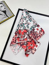 Шовкова брендова хустка Dolce Gabbana квіти 90*90 см червона ручна обробка краю, фото 3