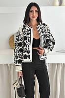 Вишитий жіночий жакет молочний з чорним