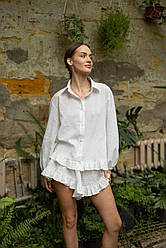 Жіночий костюм із бебі-котону з воланами — сорочка та шорти