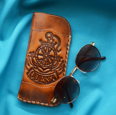 Футляр для окулярів з натуральної шкіри c тисненням і розписом ручної роботи "Одеса", фото 1