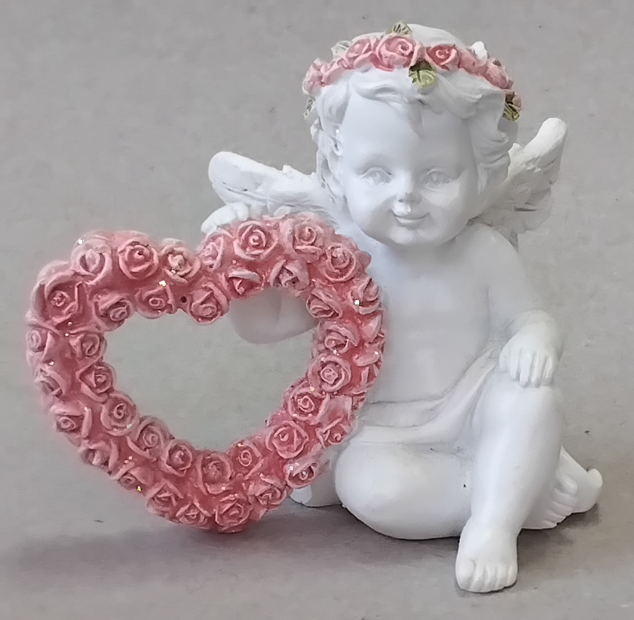 Ангелочок з серцем з троянд, фото 1