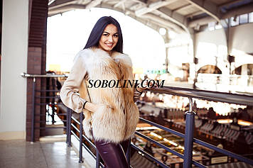 Шикарний жилет із хутра лисиці, з боків шкіряні вставки, на змійці