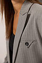 Укорочений жіночий жакет сірий в тонку смужку MKAR69226-3, фото 3