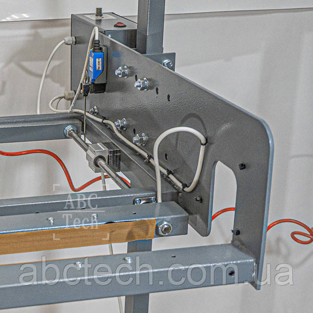 Автоматический импульсный запайщик Автоматический импульсный запайщик