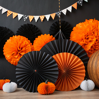 Помпони, плісе та віяла на Хелловін