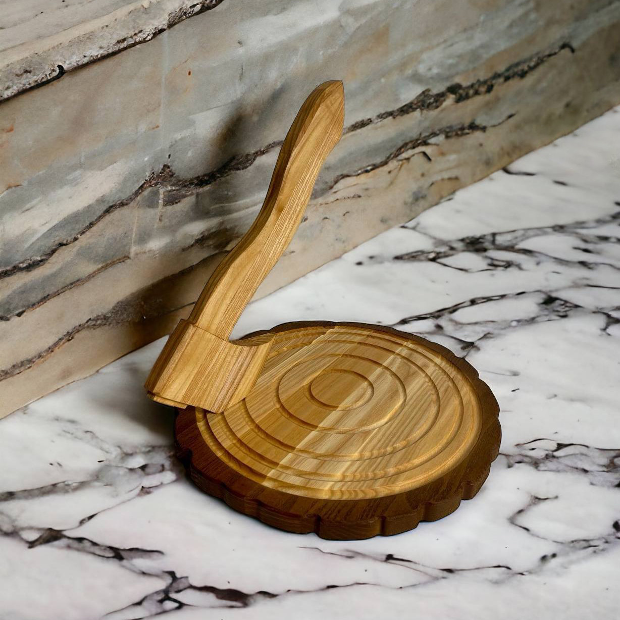 Сервірувальна дошка зруб з сокирою для подачі страв у ресторанах Lasco д300 х 20h мм Ясен, фото 1