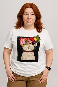 Футболка жіноча оверсайз з аплікацією Заквітчаний кіт MKNK455555-2/1