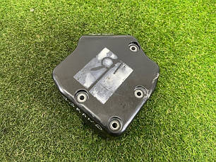 Кришка двигуна Jeep