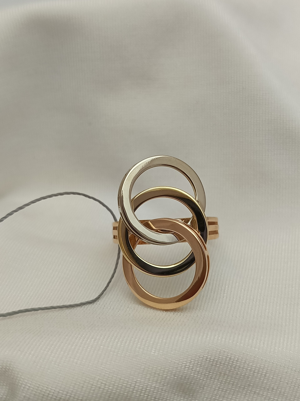 Золоте кільце з червоного білого та лимонного золота