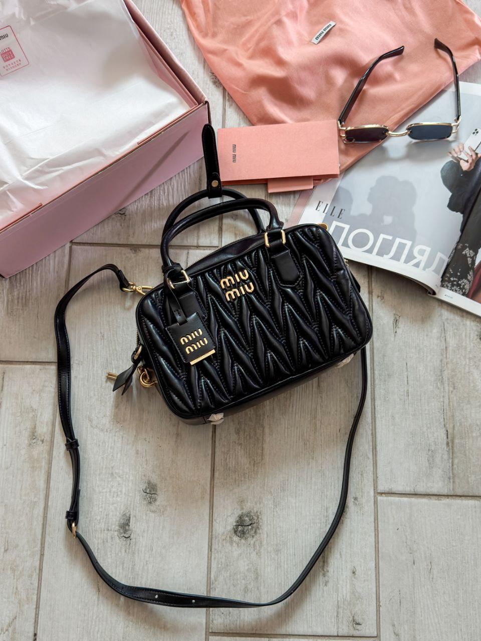 Miu Miu Matelassé Leather Crossbody Bag Black, фото 1