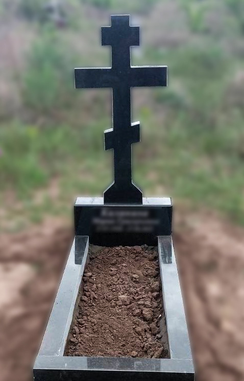 Гранітний хрест К-18