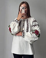 Жіноча блуза вишиванка прикрашена вишивкою хрестиком "Троянда" батал молочна