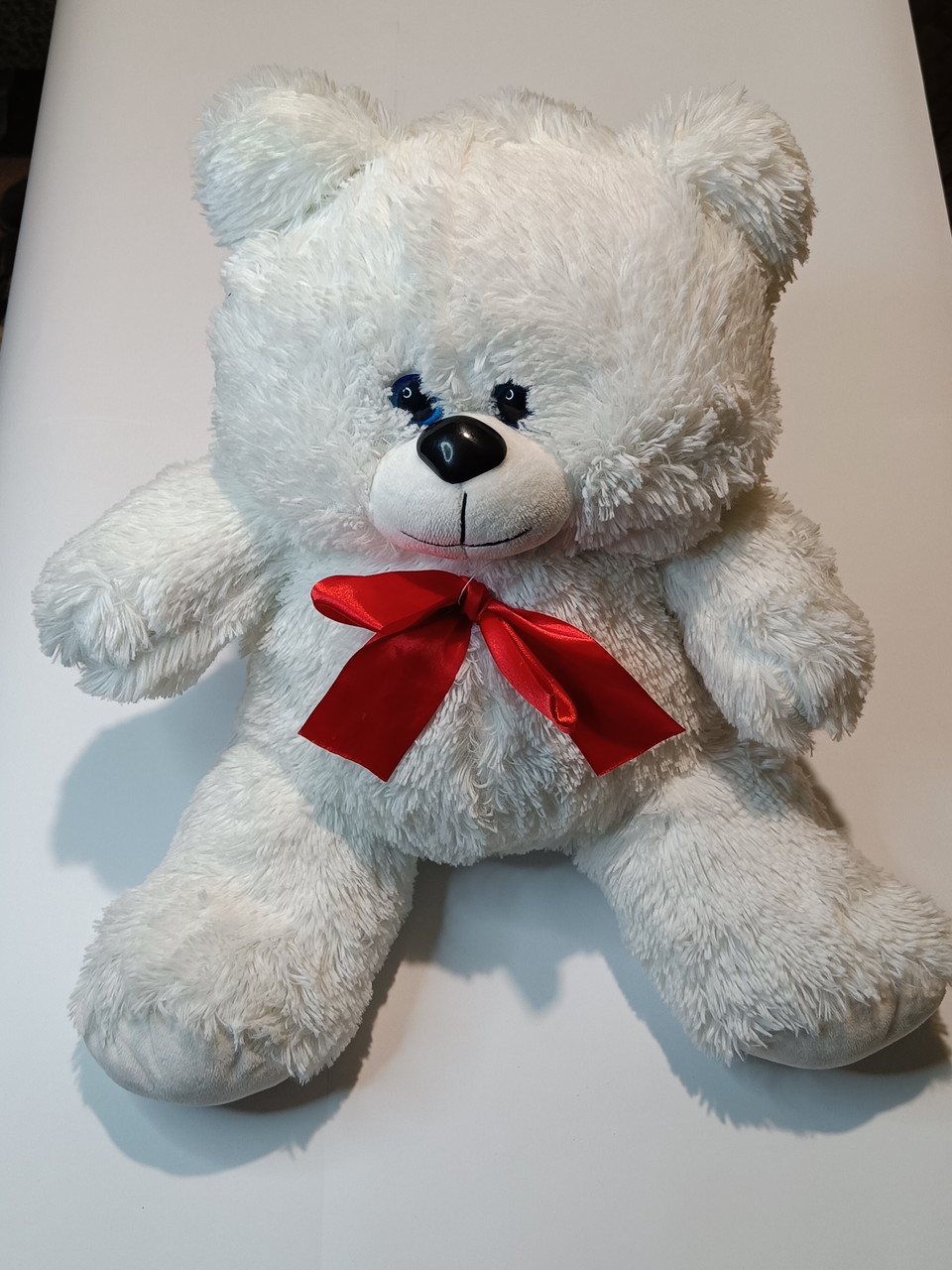 Білий м'який ведмідь 55 см, ведмедик Томік з червоним бантом, фото 1