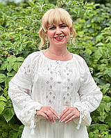 Вишита жіноча блуза із зав'язками на рукавах молочна