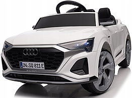 Дитячий електромобіль AUDI SQ8 4x4 12В PlayHouse білий (Польща)
