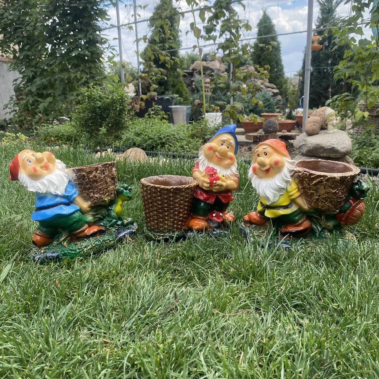 Комплект садових фігур-кашпо: Гном з черепашкою, жабкою та кошиком, 3 шт - декоративні підставки для квітів