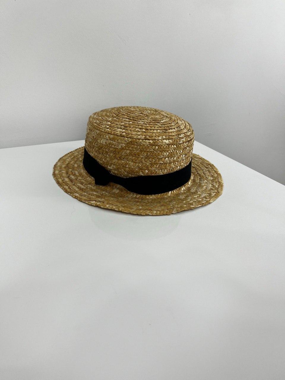 Жіноча літнє солом'яний капелюх з прямими полями і стрічкою 8307376, фото 1